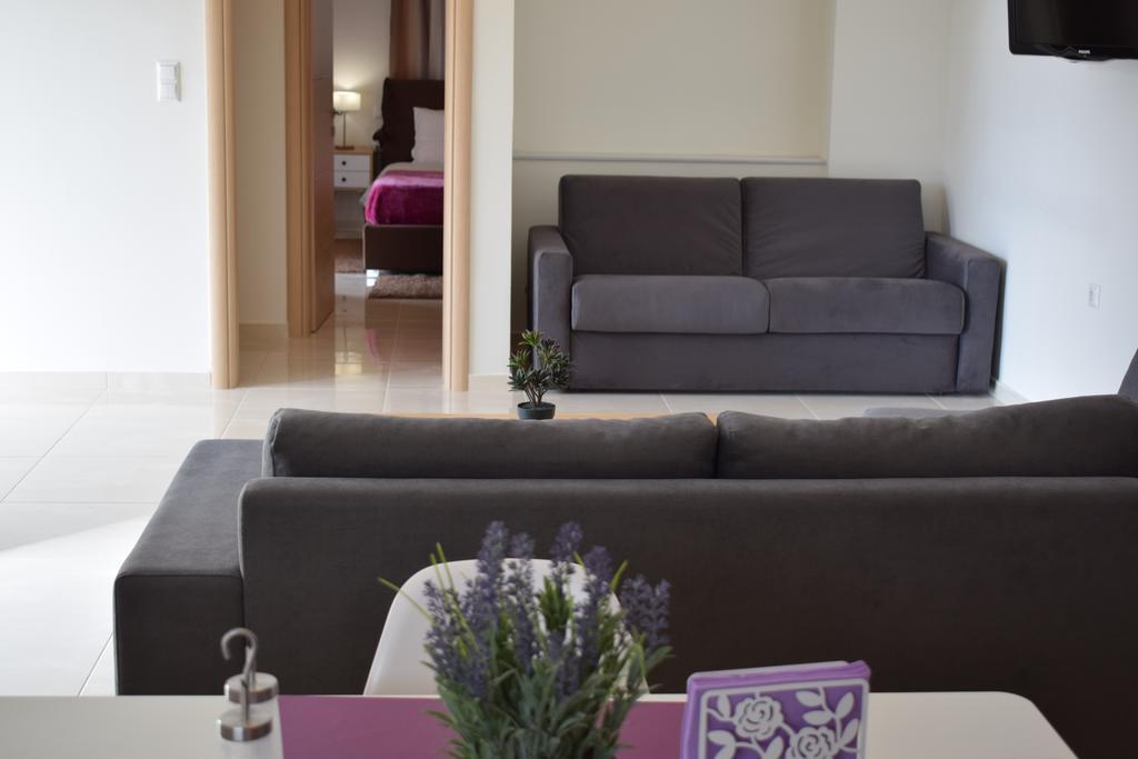 Studio Holiday Kalamata Exterior foto