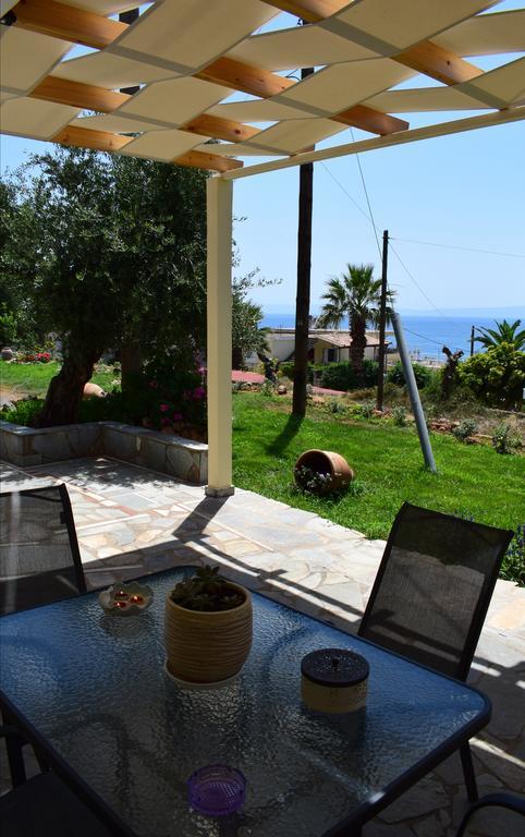 Studio Holiday Kalamata Exterior foto