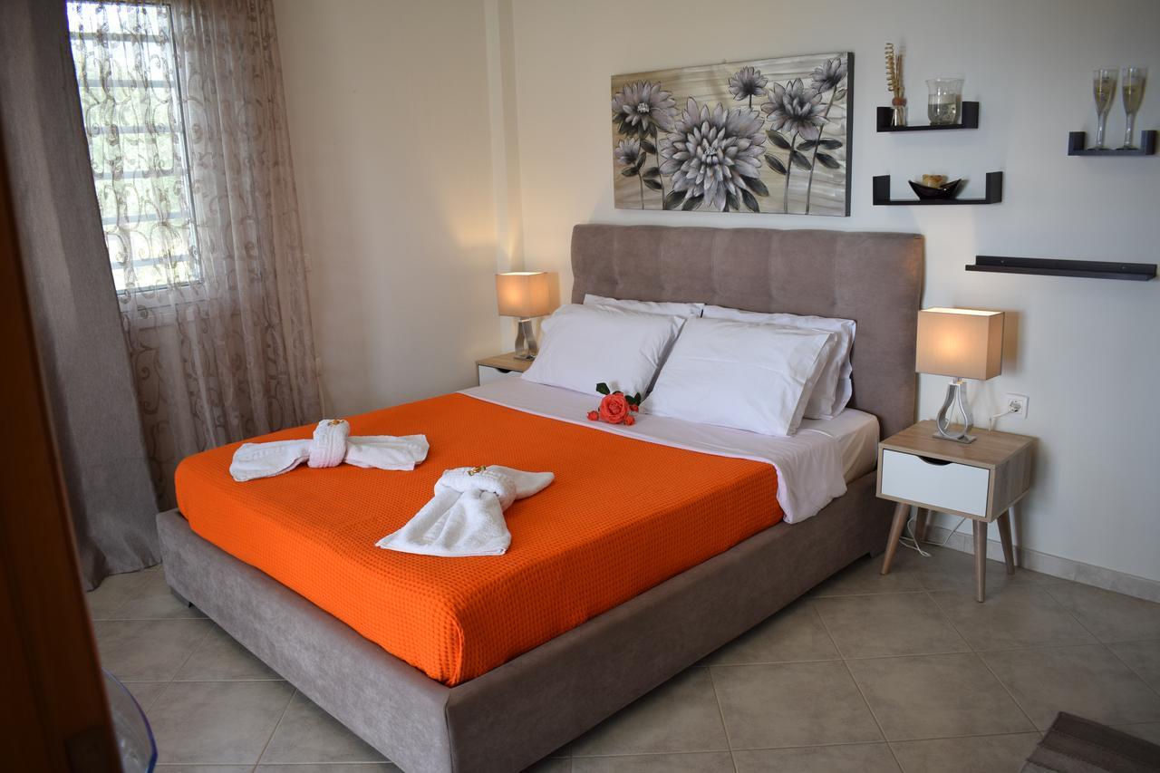 Studio Holiday Kalamata Exterior foto