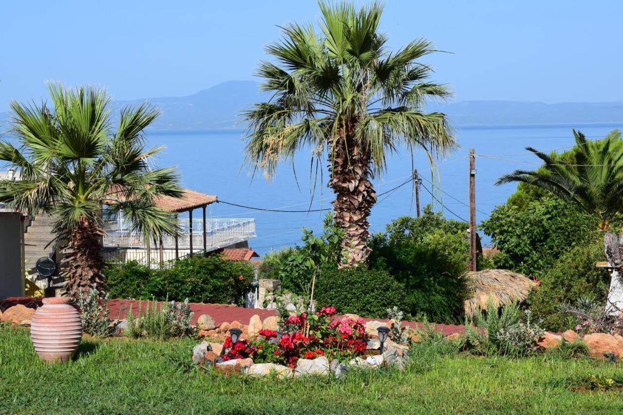 Studio Holiday Kalamata Exterior foto