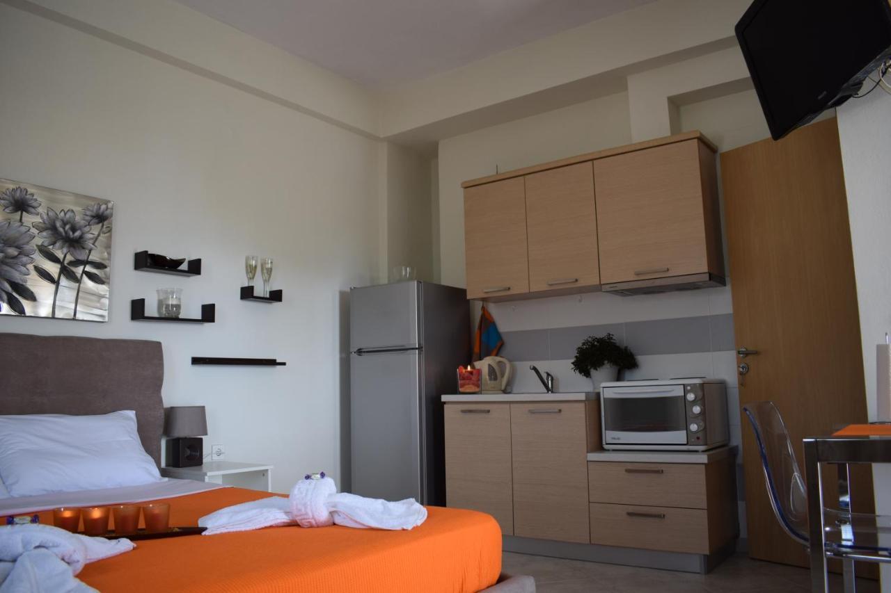 Studio Holiday Kalamata Exterior foto