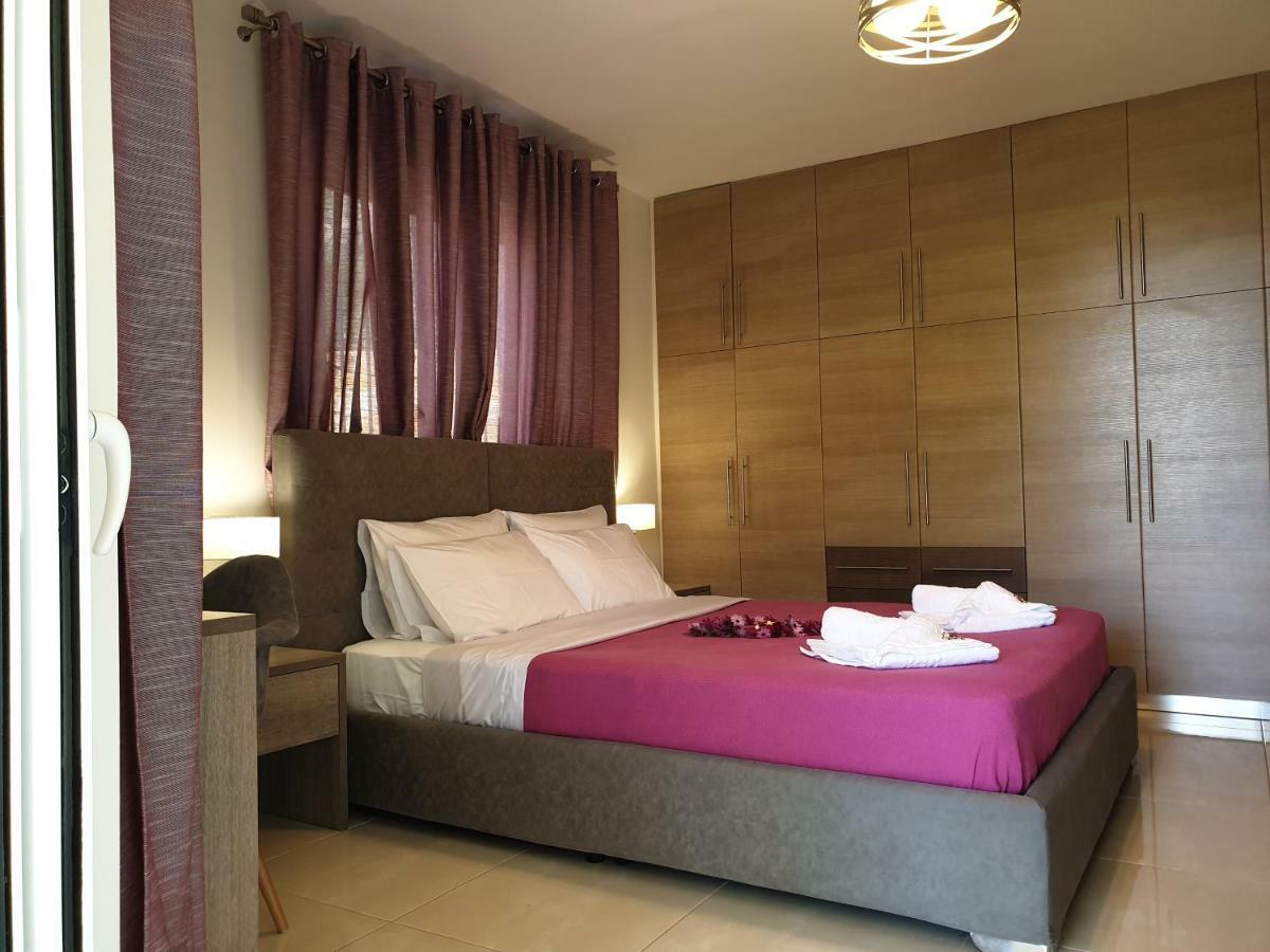 Studio Holiday Kalamata Exterior foto