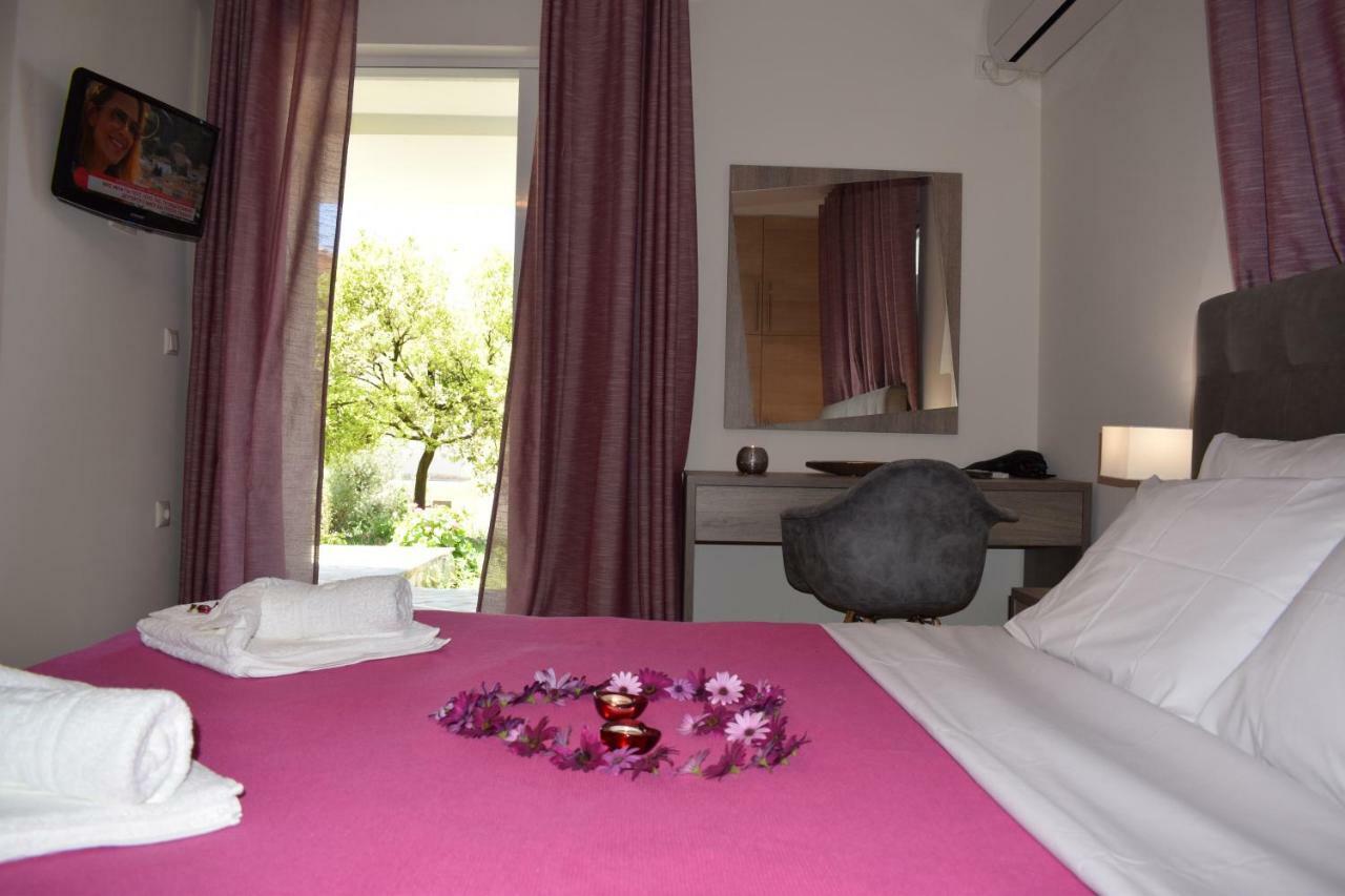 Studio Holiday Kalamata Exterior foto