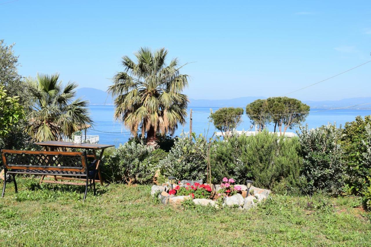 Studio Holiday Kalamata Exterior foto